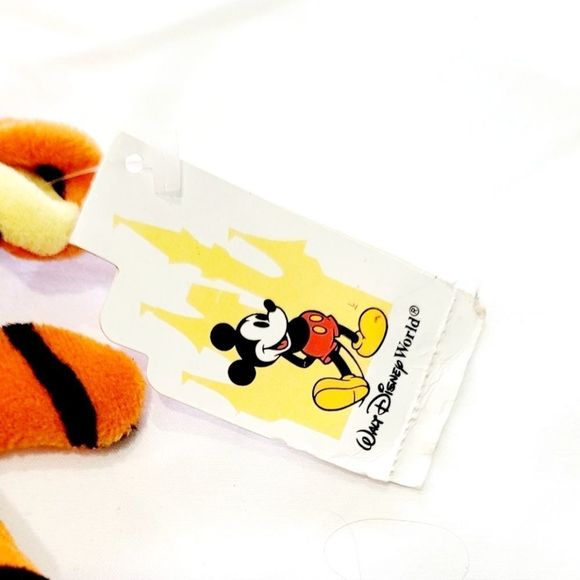 PRICE DROP 🔥 NWT DISNEY Tigger Ban Bag Toy - Picture 3 of 3